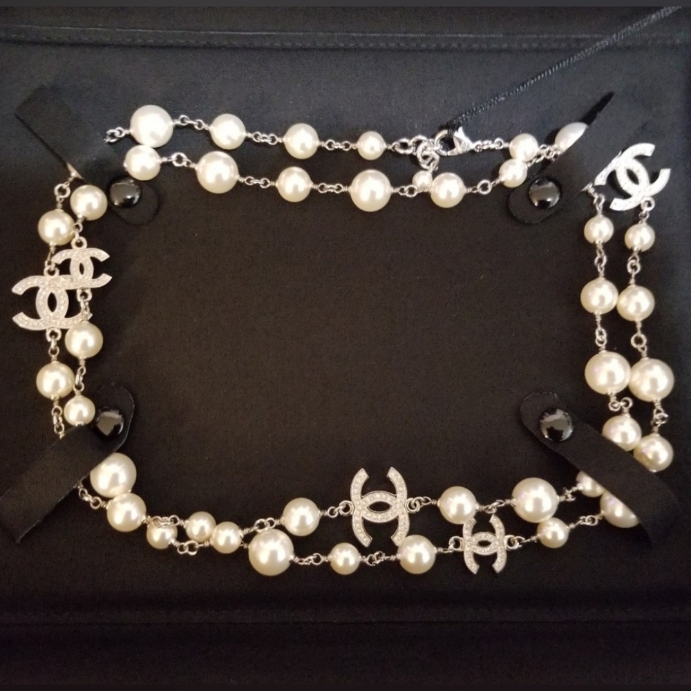 CHANEL  Pearly White and Silver 5cc Charm  Long Necklace